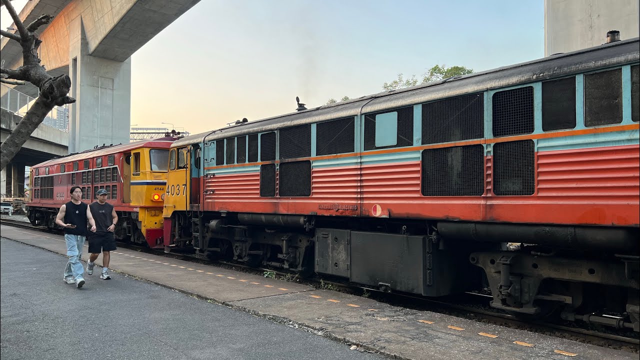 วันธรรมดาที่ไม่ธรรมดา ที่สถานีรถไฟมักกะสัน 
