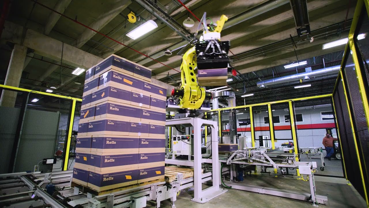 Robotic Palletizing RPC with Dual Build Stations