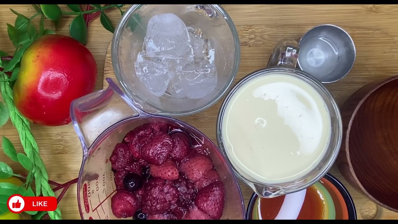 Jugo natural para limpiar el cuerpo | Cranberry, fresa y arándanos