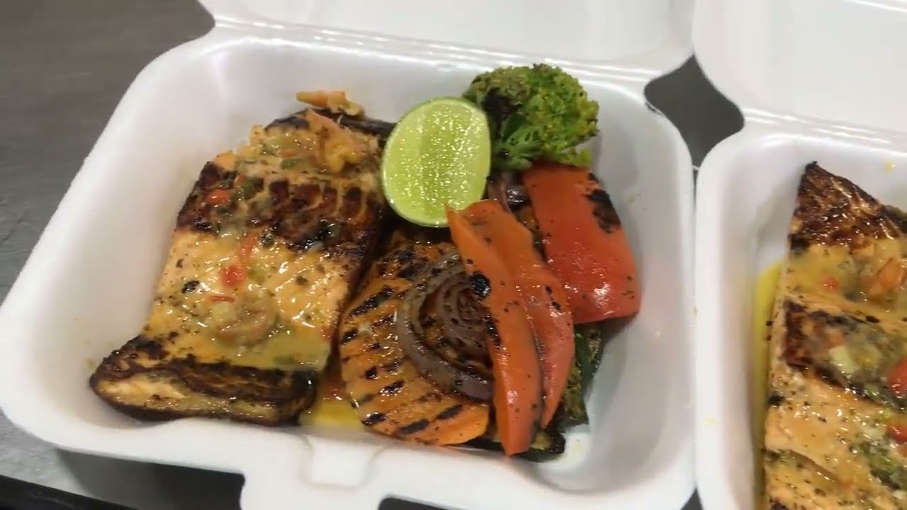 Salmon con vegetales a la plancha, la cocina de Cesarin