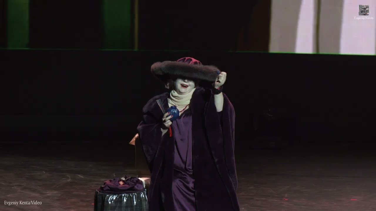 Cosplay defile - Олвик - Ходячий замок Хаула - Ведьма Пустоши - Москва