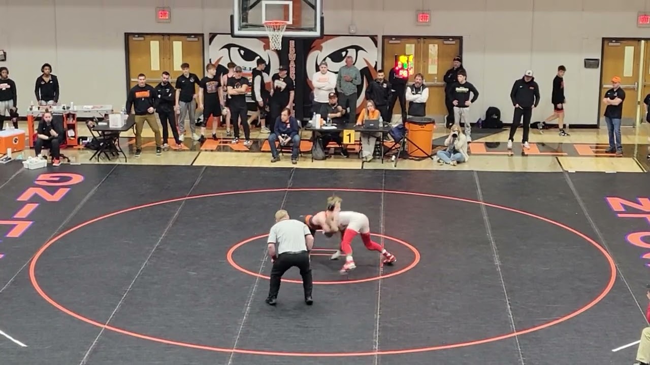 Casey 126lb 3A Sectional semifinal vs Homewood Flossmoor. 02/14/26