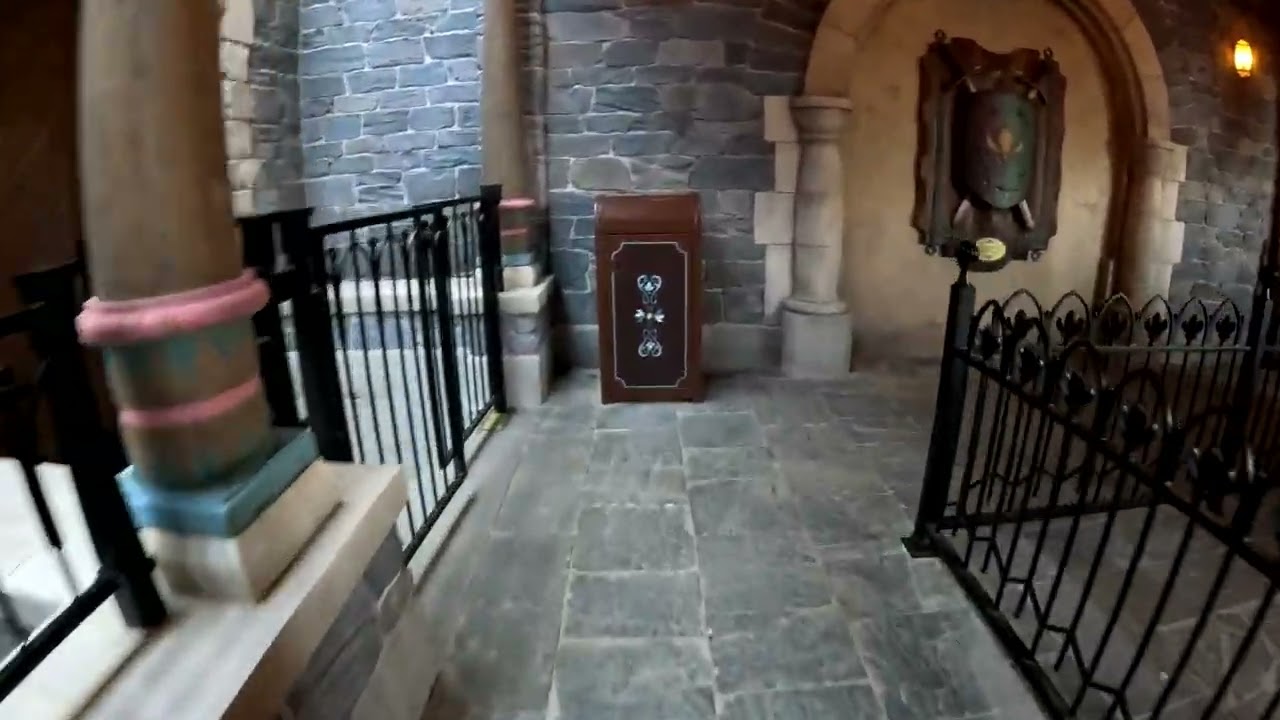 Frozen Ever After - World of Frozen - Disney Adventure World Paris - Full queue walkthrough POV