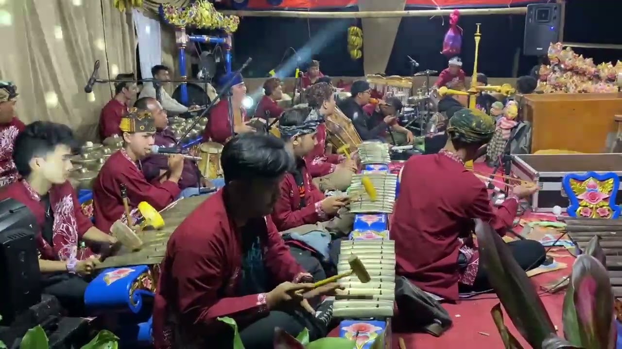 KESERUAN TATALU WAYANG GOLEK DARI NAYAGA PUTRA MUNGGUL PAWENANG COVER LAGU LEUNGITEUN ABIEL JATNIKA!