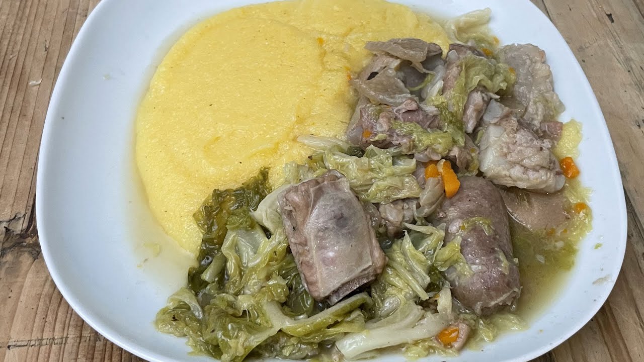 Come si fa la vera cassoeula, un grande classico della cucina lombarda (versione Milanese)