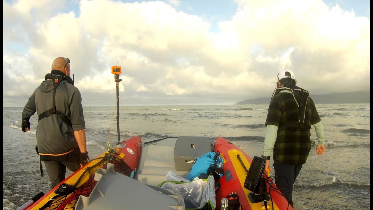 Inflatable Boat Setup & Launching from beach @ Low Tide    Paraparaumo Beach, NZ