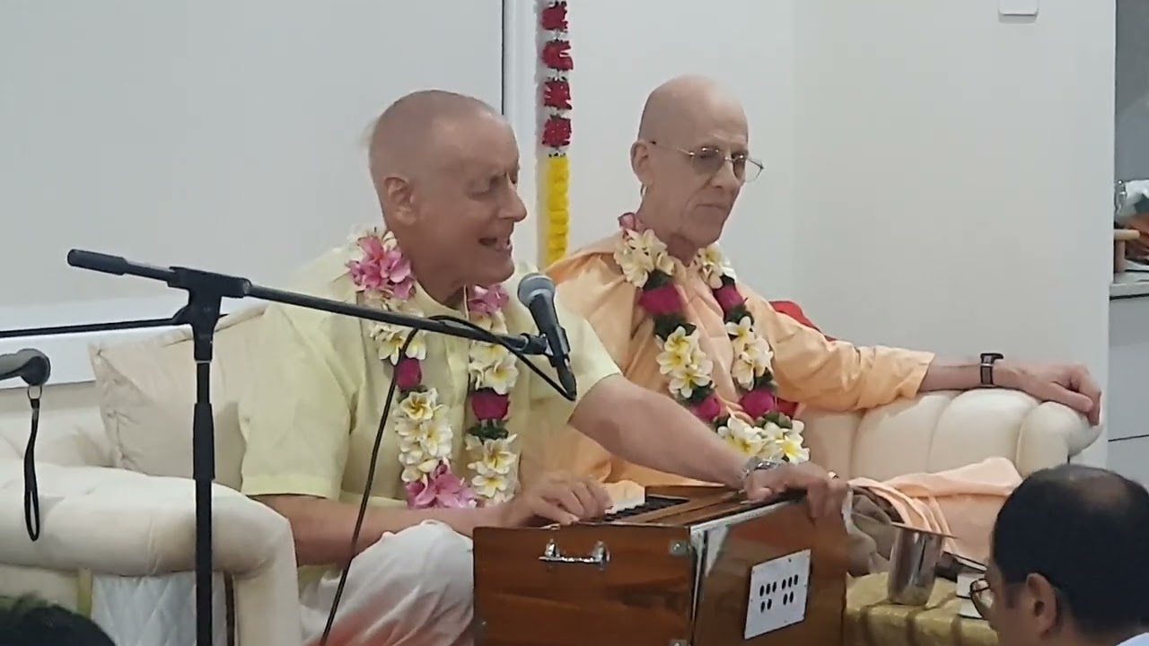 Sankarshan Prabhu leading kirtan at home program with Jayadvaita Swami/ Brisbane 2026