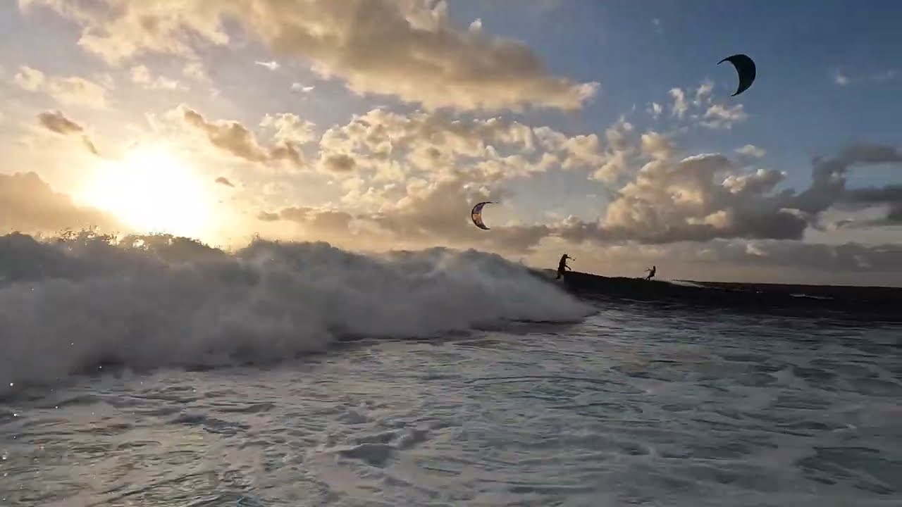 When the ocean rocks the wave, OneEye is beautiful!