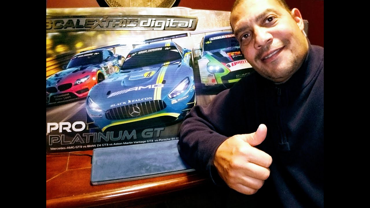 Unboxing the Scalextric Pro Platinum GT (Analog+Digital) Road Race Set