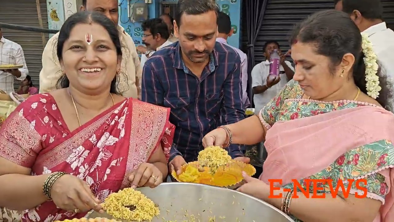 కదిరి శ్రీమద్ ఖాద్రి లక్ష్మీ నరసింహ స్వామి వారి తేరు బ్రహ్మ రథోత్సవలు సందర్భంగా ఉచిత అన్నదానాలు