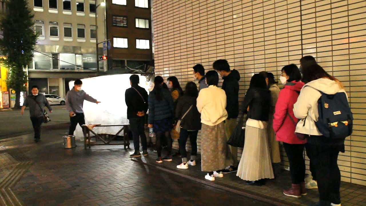 日本一有名な屋台！開店前から行列！焼ラーメン発祥の福岡屋台に組み立てから料理まで密着｜Japanese street food | Yatai | food stall