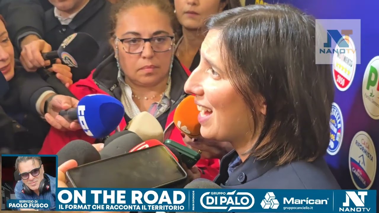 Napoli- I leader del centrosinistra alla comizio finale per @MrRobertofico 