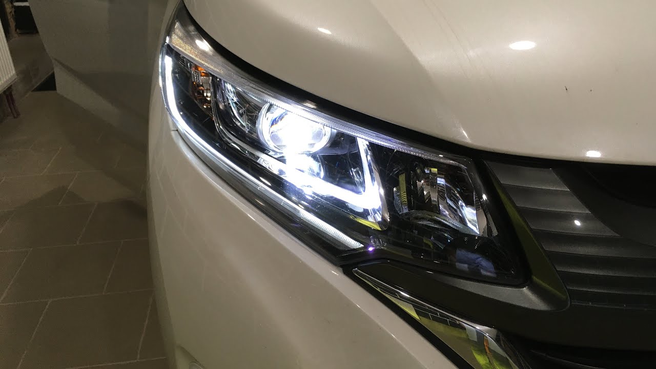 Honda Freed -   европейский свет, леворульный свет