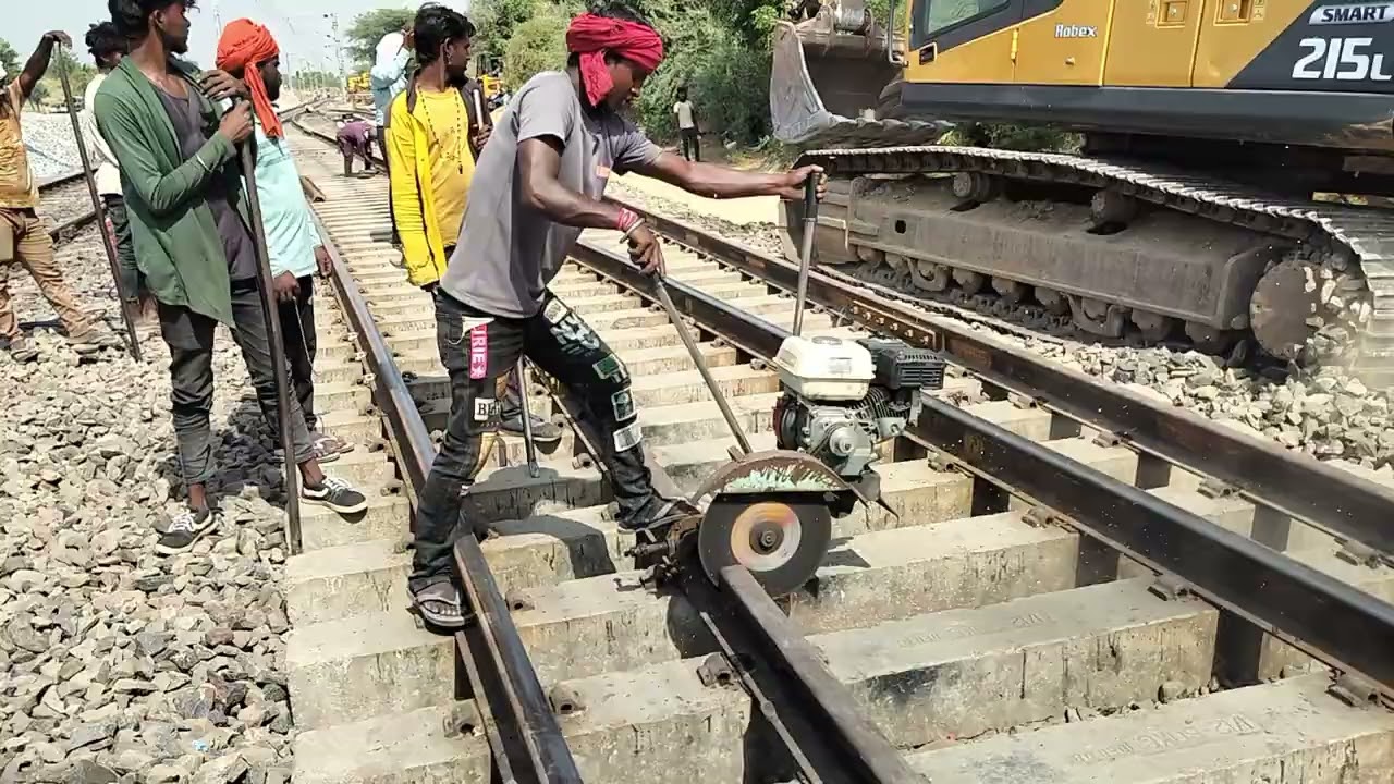 Rail Cutting By disc cutters machine 