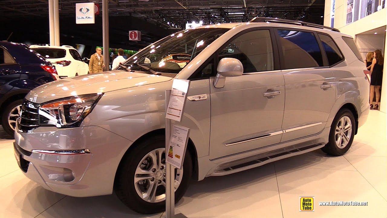 2017 Ssang Yong Rodius 2.2L - Exterior and Interior Walkaround - 2016 Paris Motor Show