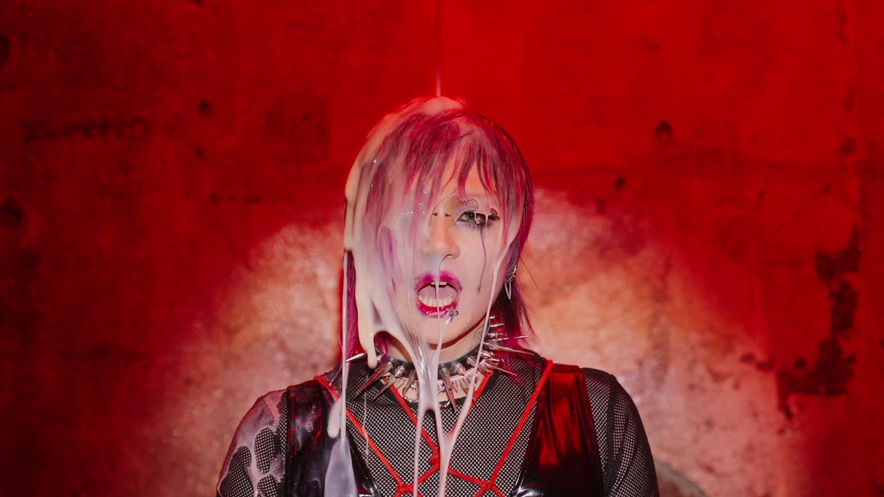 Madmans Esprit - Idon'tknowwhoIambutthesexgoeson [Official Video] (censored)