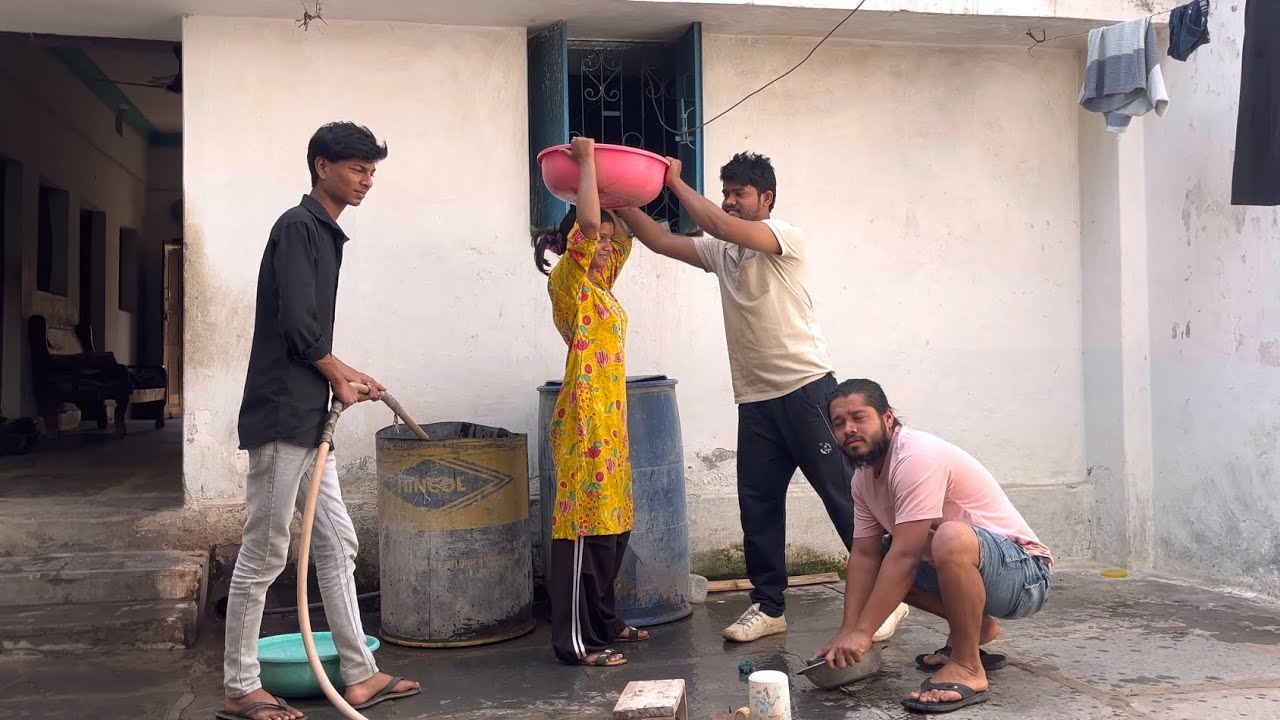 Subah Paani Nahi Aaya… Poora Mohalla Hamare Ghar Pe! 😳💦
