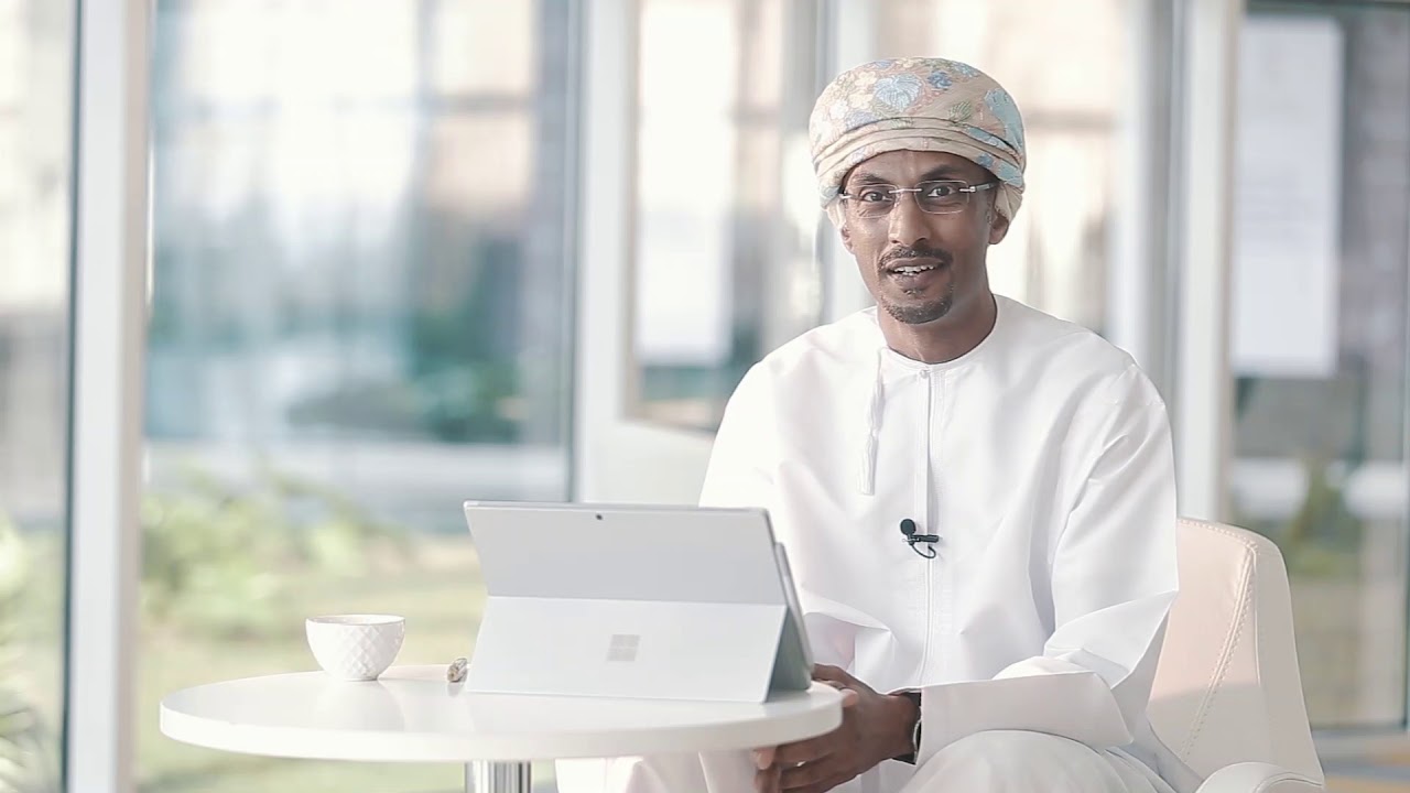 د.عمار العجيلي، مساعد مدير برنامج روّاد تكاتف يُجيب عن استفساراتك حول برامج التطوير والمنح الدراسية