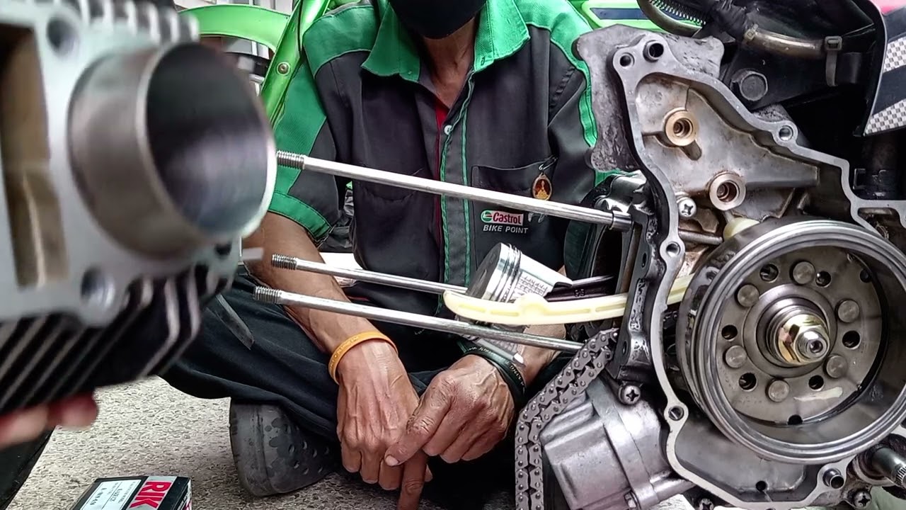 ประกอบเครื่องยนต์ส่วนบน​ KAWASAKI​KAZE​ 125