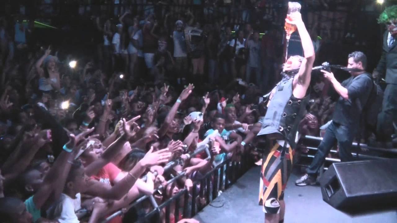 MC Kauan Ao Vivo na NitroNight Part. MC Dede 08/09/2013