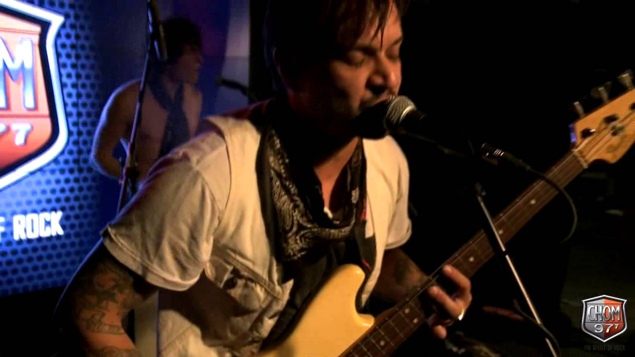 Full Moon Fever Live - We Are Wolves