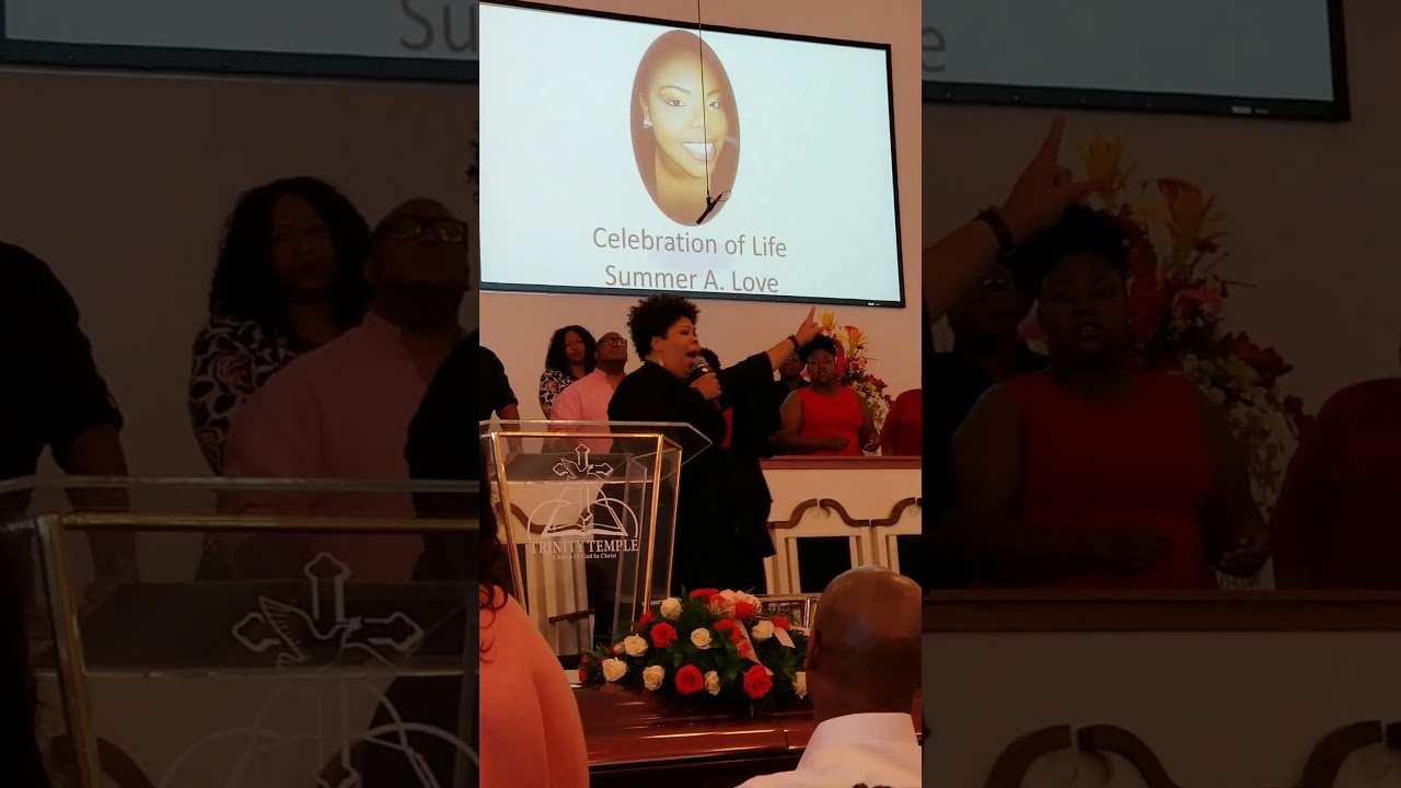 Chrystal Rucker sings a beautiful homegoing medley (Sep 2017)