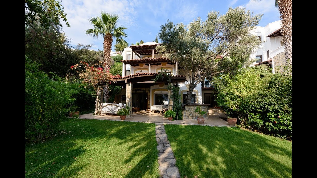 REMAX-MIA G&uuml;lay &Ouml;zmen &Uuml;st&uuml;ndağ BODRUM G&Uuml;NDOĞAN PALMİRA EVLERİNDE &Ouml;ZEL İSKELELİ EŞSİZ SATILIK VİLLA