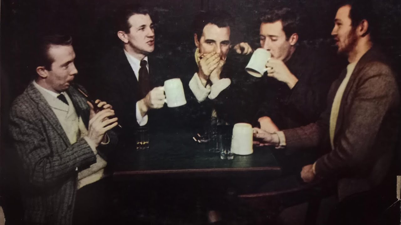 Courting In The Kitchen — Tommy Makem and chorus