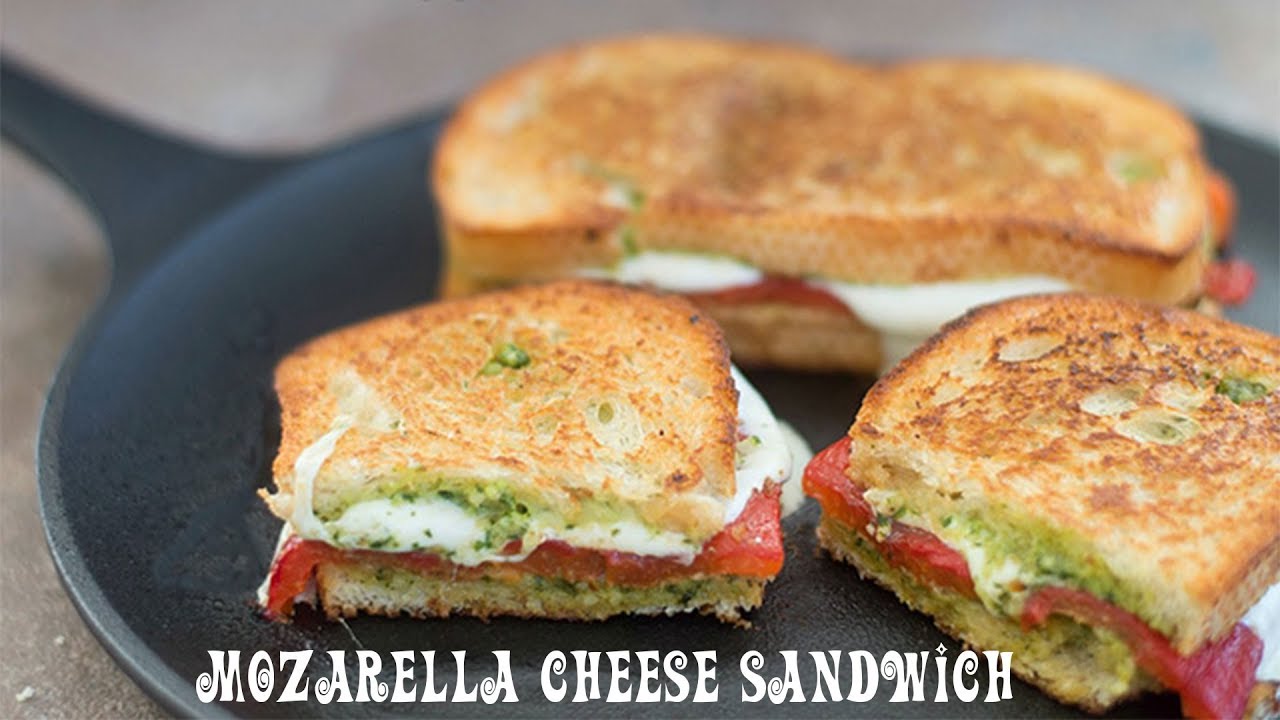 Mozzarella Cheese Sandwich With Roasted Red Pepper