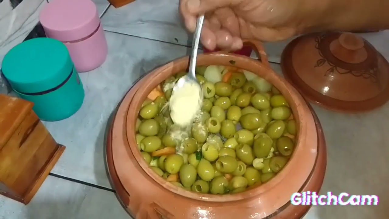 طاجين الزيتون في قدر الطين في الفرن بنة ولا أروع😋😋😋
