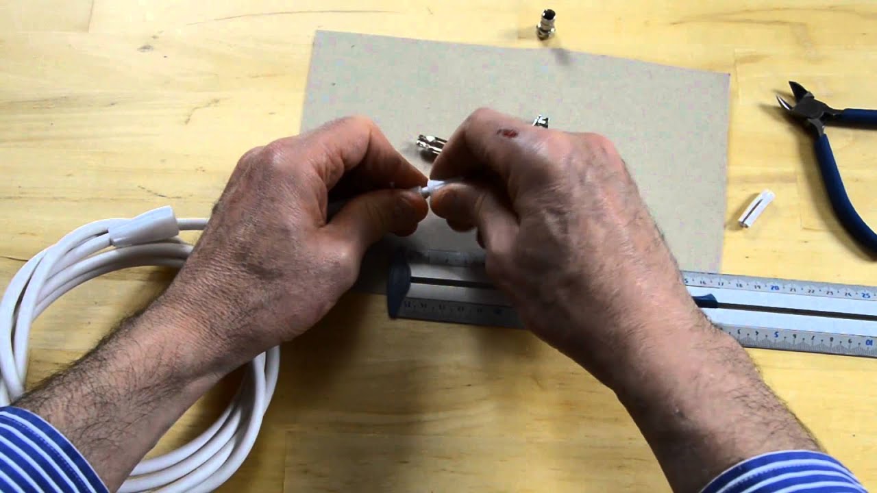 Comment monter ou réparer un câble d'antenne TV avec connecteur F à visser et 9.5 mm