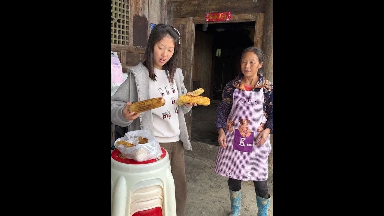 今天给爸爸买了他最心心念念的一个东西，也看得出来爸爸是真的很高兴。不扫兴的一家人在一起真的很幸福呢。#我的乡村生活 #原创视频 #vlog日常 #农村生活 #农村