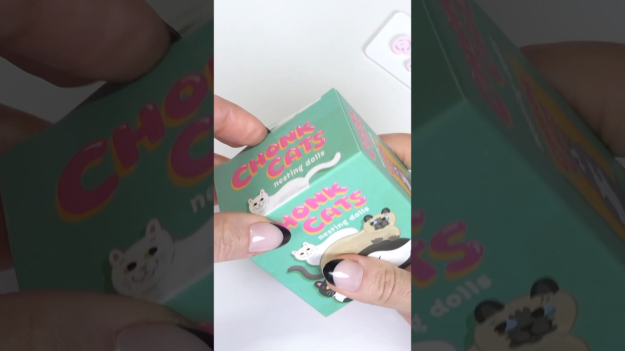 #asmr #asmrsounds #asmrblindbag #blindbag #nestingdolls ASMR Chonk Cats Nesting Dolls