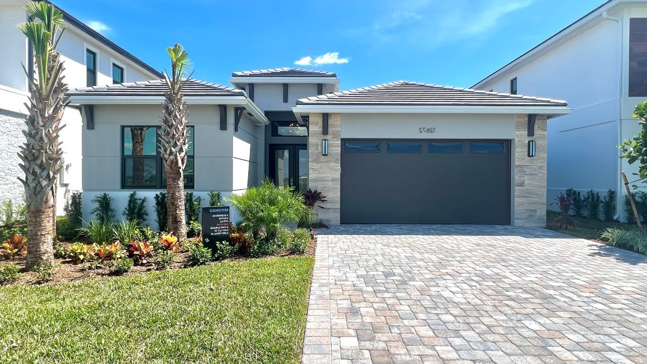 Palm Beach Gardens South Florida | New Home For Sale With IN-LAW SUITE | Avenir Akel Homes