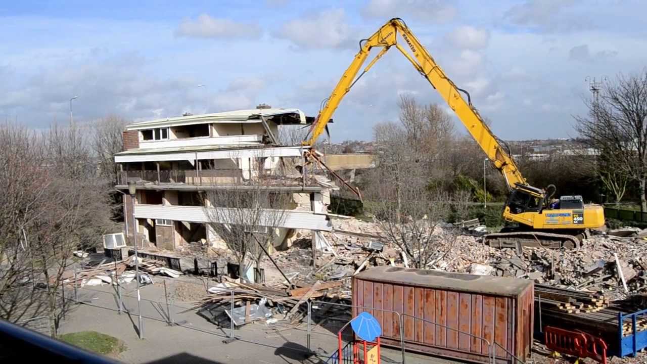 CHANDLESS ESTATE GATESHEAD DEMOLITION VIDEO 1   25  2  2014