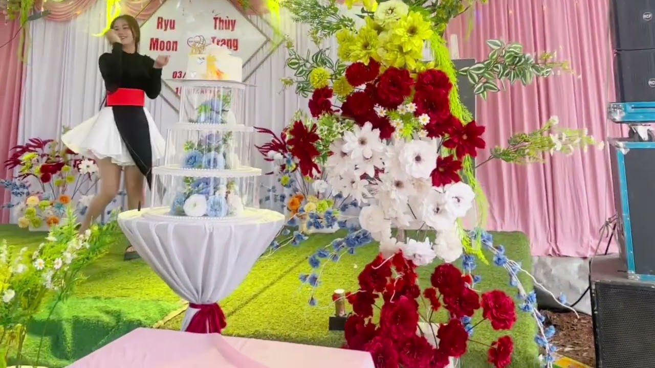 Pom Dheev Koj Siab Quaj Dhi ( Leej Nus Es Cas Koj Yuav Hais Hais ) Hạ Vy Dance