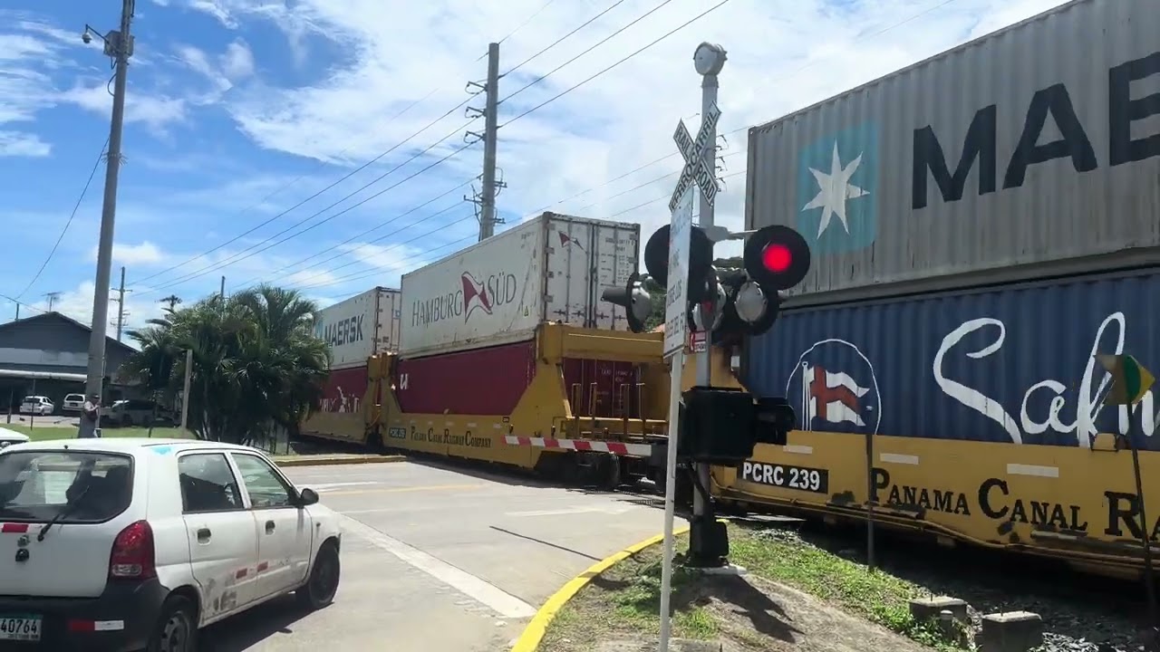 PCRC 1868 and 1863 leaving Balboa yard northbound