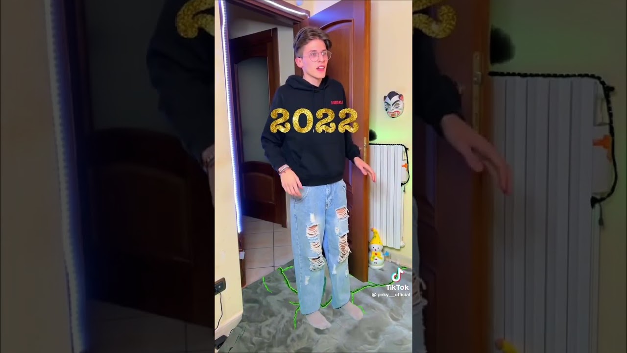 Żegnaj 2022, witaj 2023, ale są klony (nie m&oacute;j film) @Paky_official