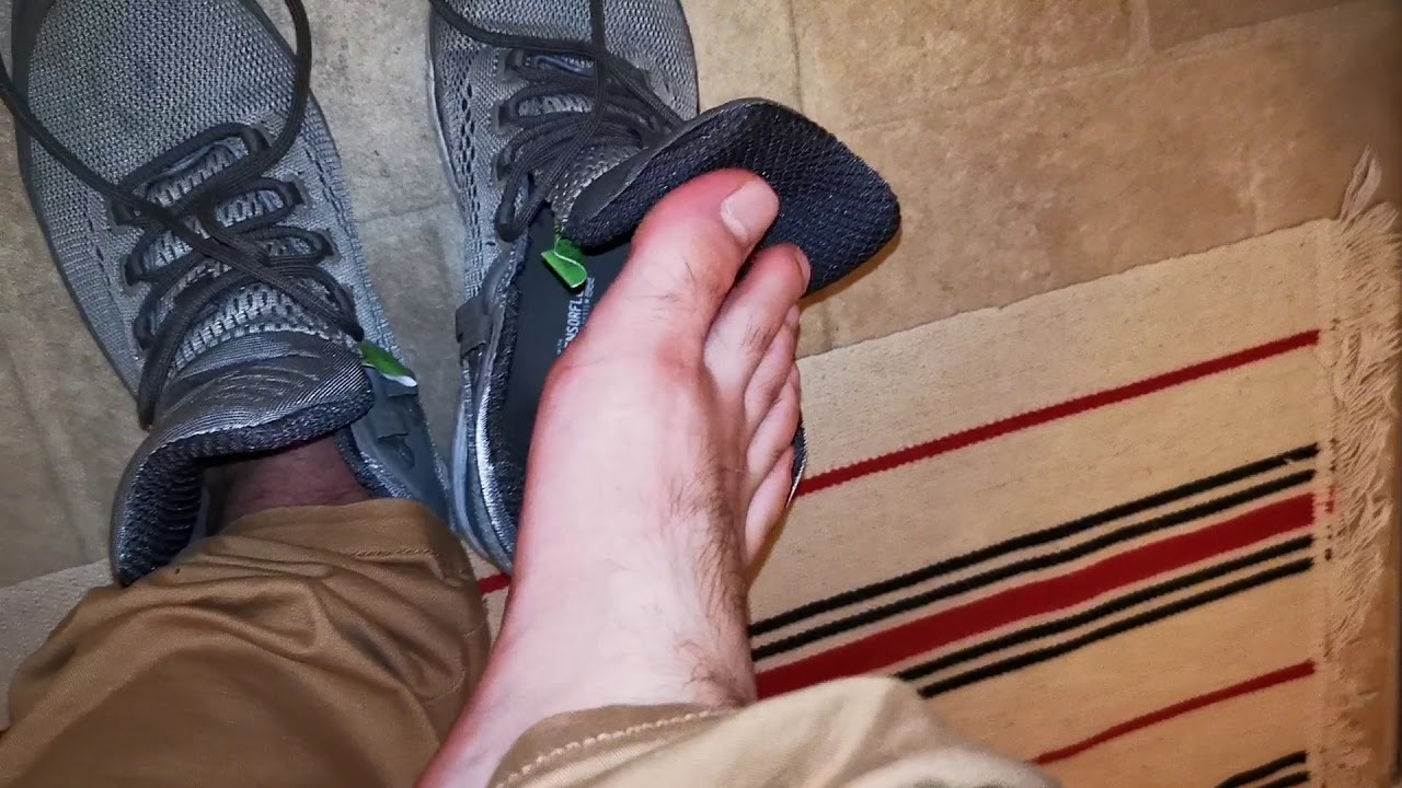 Rob's Timberland sockless shoeplay