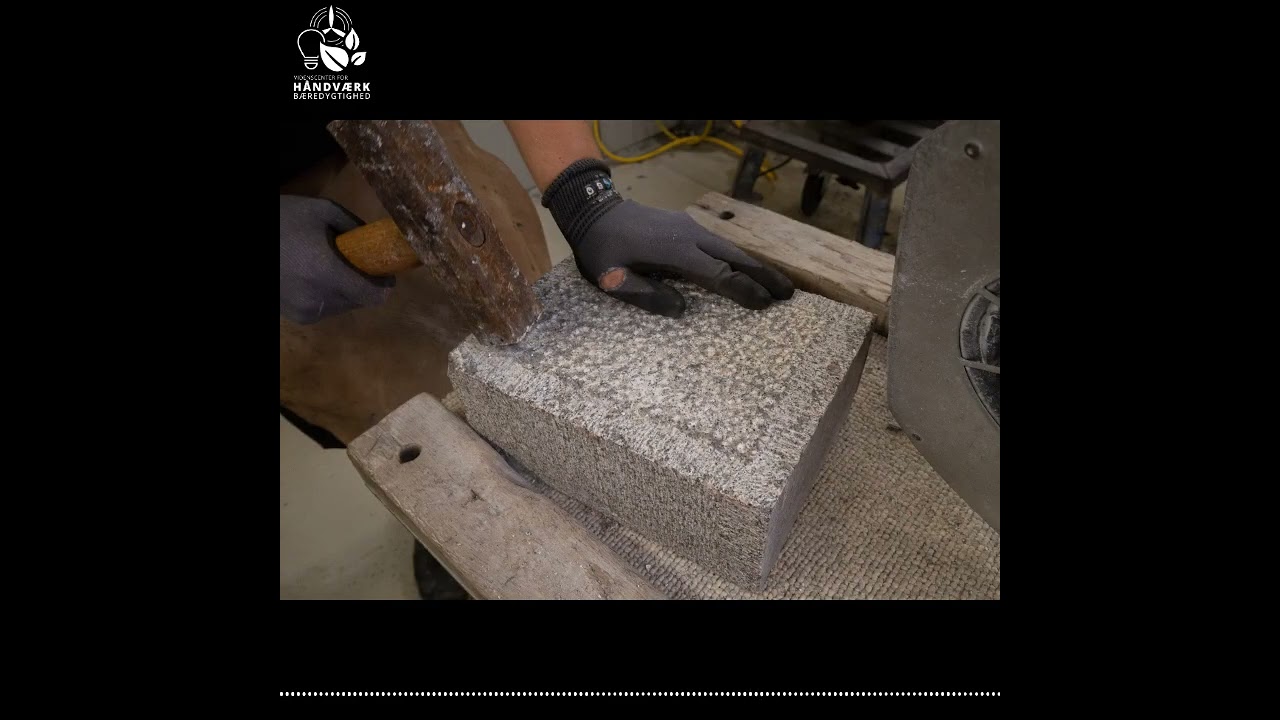 Stenhugger granit arbejdsproces