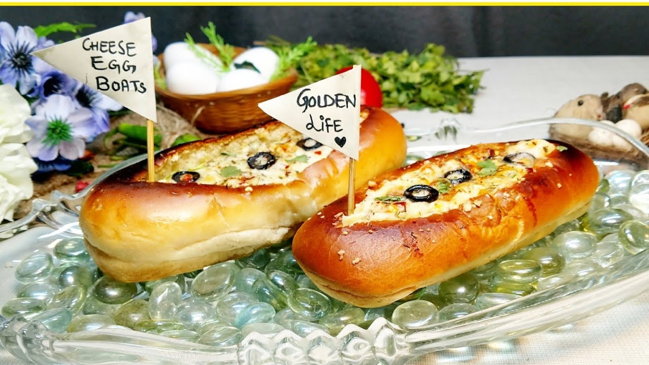 Cheesy Baked Egg Boats - Egg Boats - Breakfast Egg Recipe