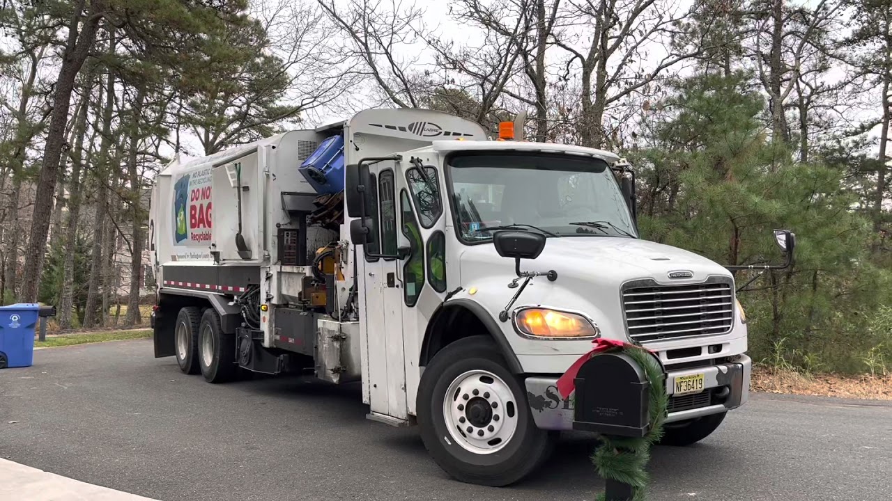 Burlington county recycling - Labrie expert 2000 collecting recycling