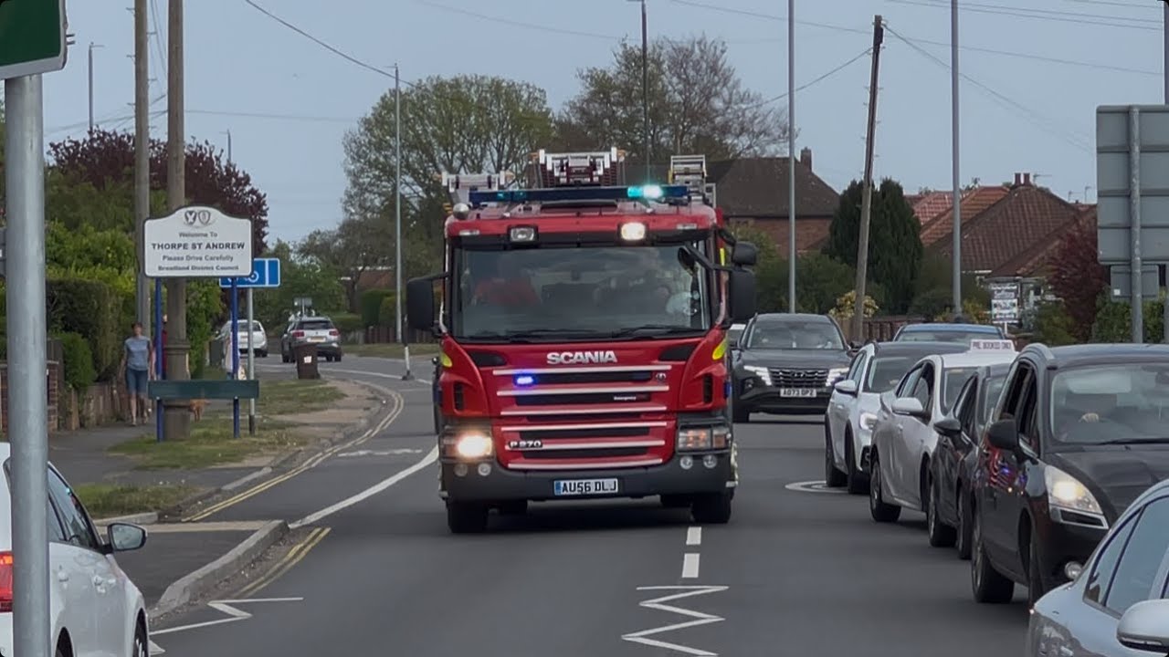 *Make pumps 8* Norfolk Fire & Rescue: Gorleston Papa 3 2006 Scania P270 Rescue Pump Responding