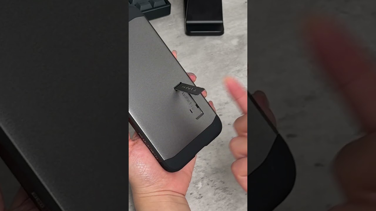 Unboxing the Galaxy S25+ 