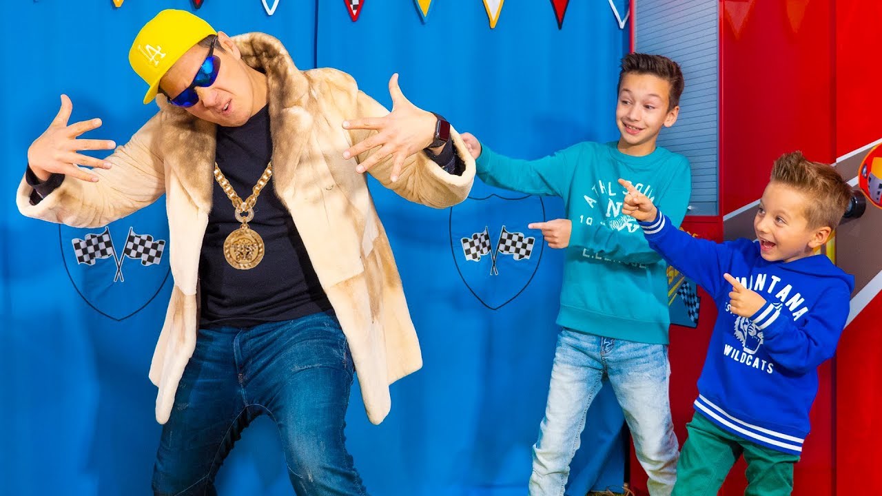 Папа Решил Стать САМЫМ КРУТЫМ! Купил Много НОВЫХ ИГРУШЕК!