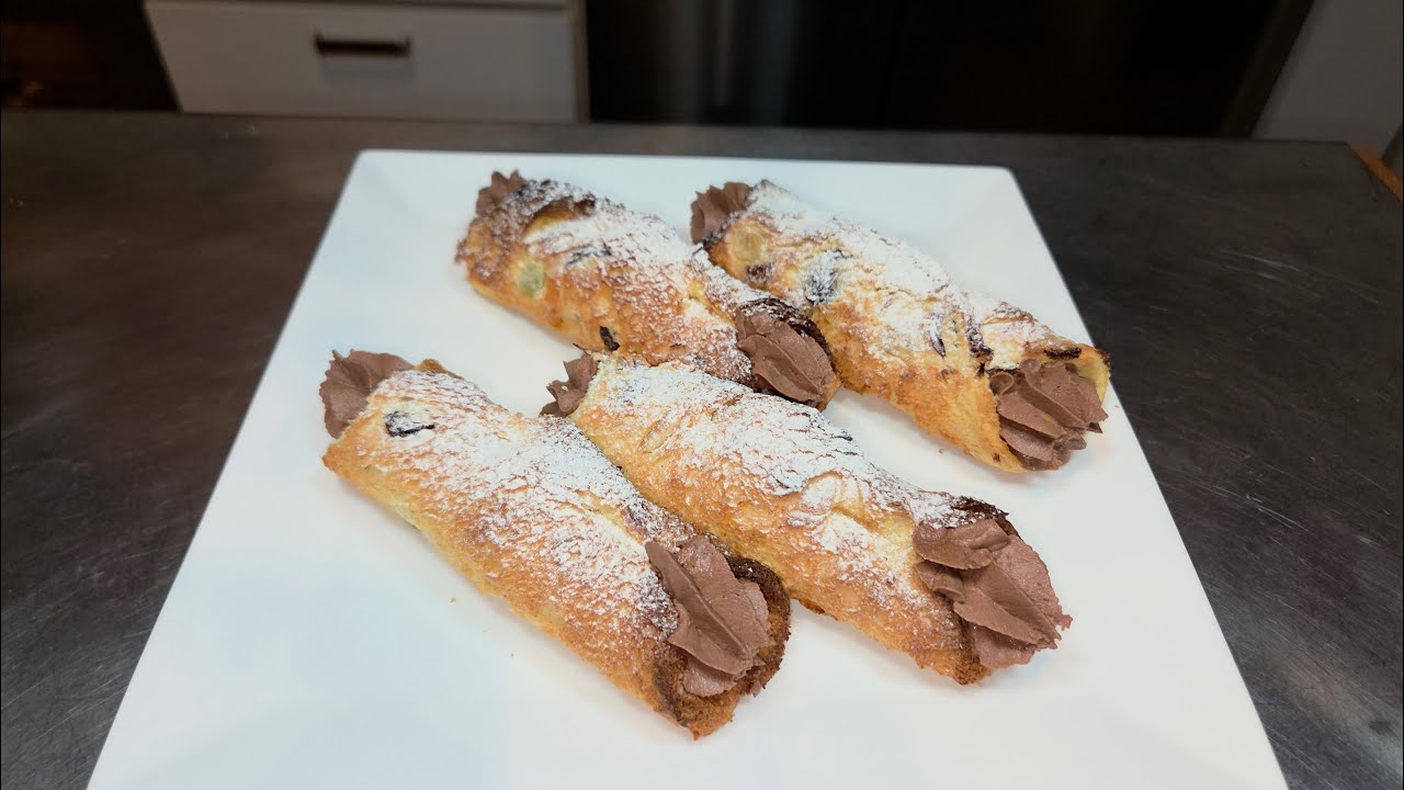 Cannoli di panettone - ricetta di recupero