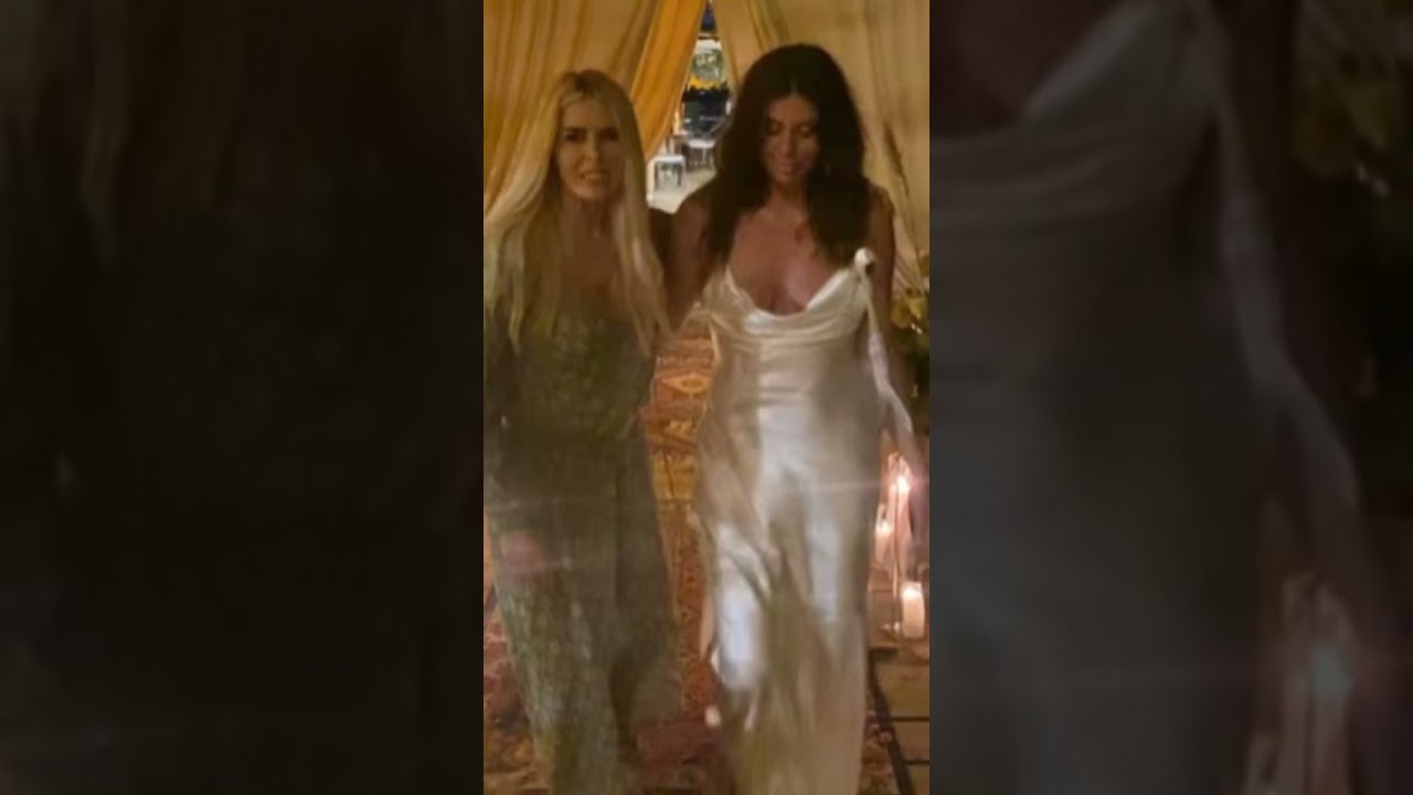 😱 Loredana Lecciso, vestito da sposa choc della figlia: ecco le imm.. #LoredanaLecciso #Lecciso