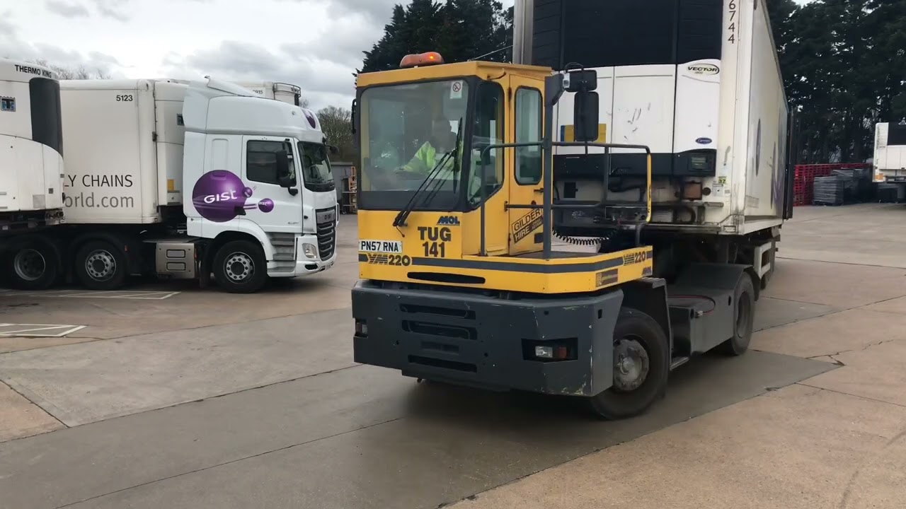 SHUNTER REVERSING A CLASS 1 TRAILER