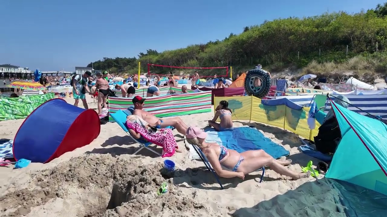 Zobacz co robią  w Ustroniu Morskim – Na Plaży Zawsze Coś się Dzieje! Lato 2025