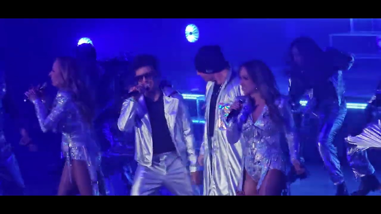 Caló y Kalimba en el Auditorio Nacional como parte del 90s Pop Tour el 